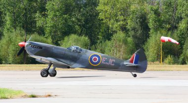ünlü Sovyet savaş uçağı mig-15uti