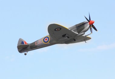 İngiliz avcı uçağı supermarine spitfire mk.16
