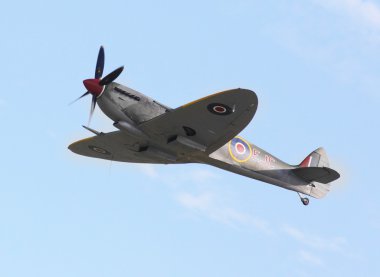 İngiliz avcı uçağı supermarine spitfire mk.16