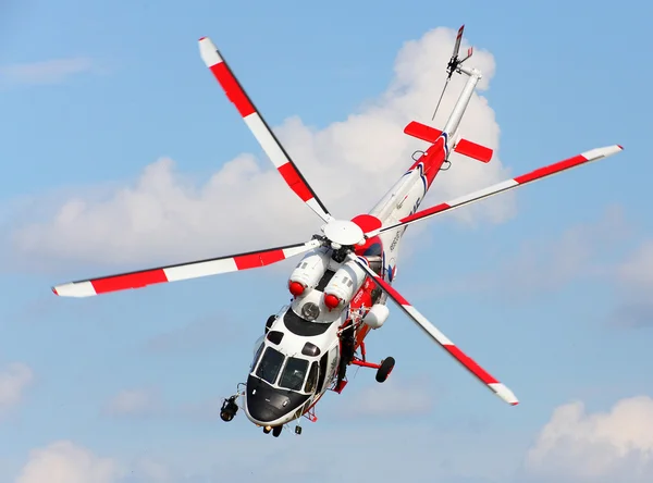 Räddnings helikopter w-3a sokol — Stockfoto