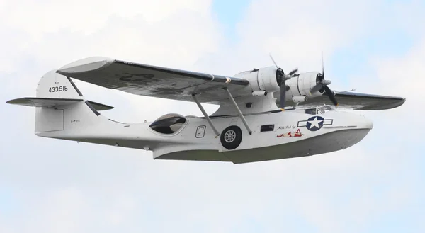 Amerikaanse redding vliegboot geconsolideerde pby-5a catalina — Stockfoto