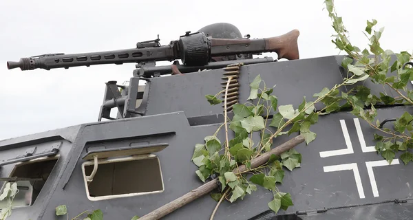 Tanque y pistola — Foto de Stock