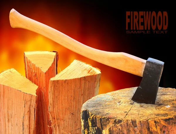 Cut log fire wood and axe — Stock Photo, Image