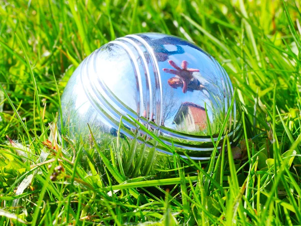 Bocce bollen på ett grönt gräs — Stockfoto
