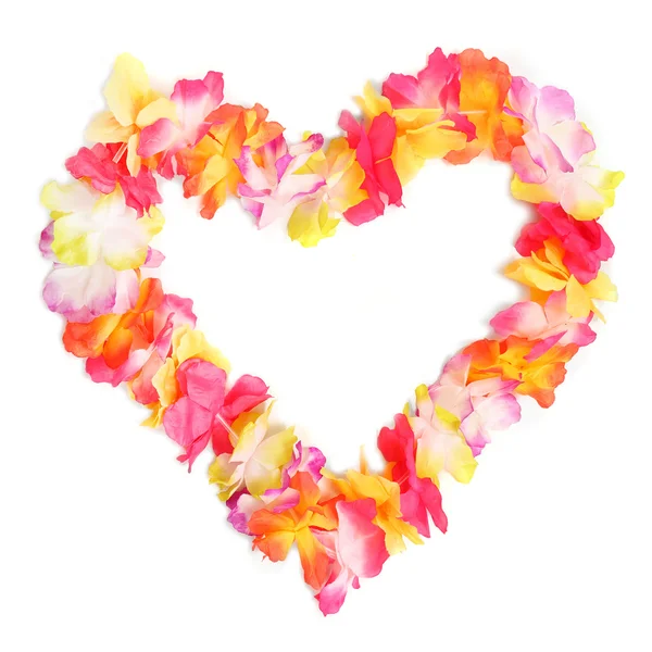 Cuore dalla collana di fiori. Decorazione tradizionale hawaiana . — Foto Stock