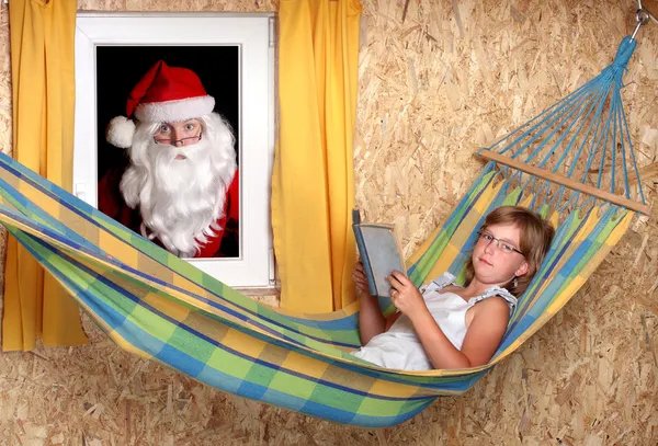 Flicka och santa — Stockfoto