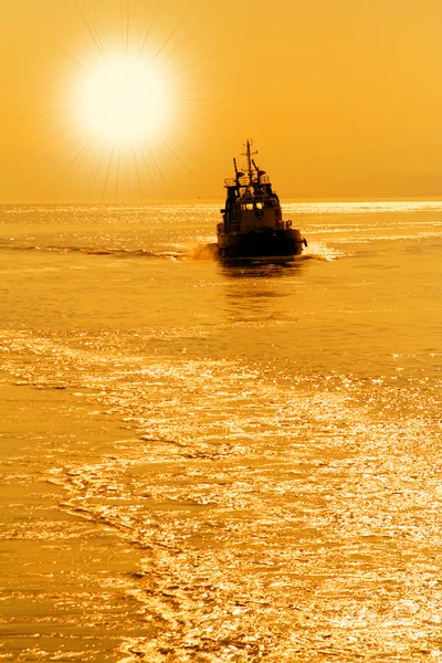 Ship on sea — Stock Photo, Image