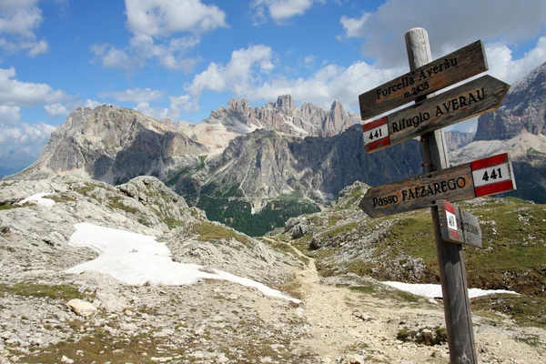 Wandelwegen tekenen — Stockfoto