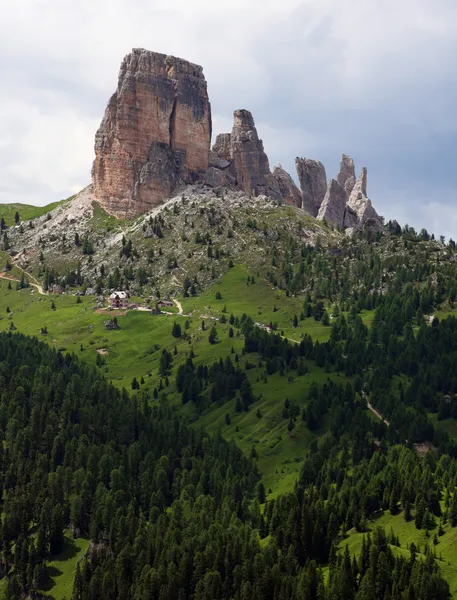 Cinque torri - dolomiti dağlar — Stok fotoğraf