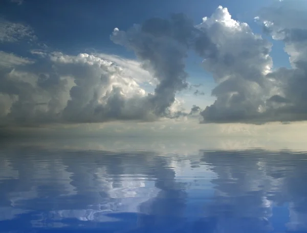 Céu sobre o mar — Fotografia de Stock