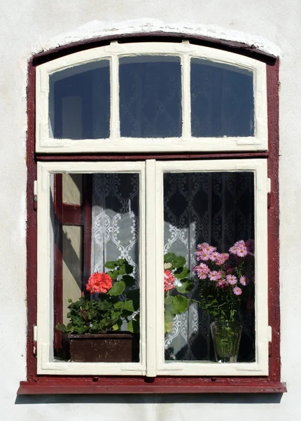 Rustikales Fenster — Stockfoto