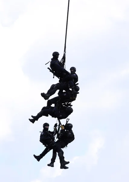 Policejní komando v akci — Stock fotografie