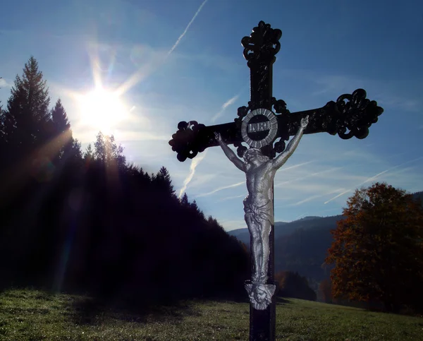 Morgensonne und eisernes Kreuz — Stockfoto