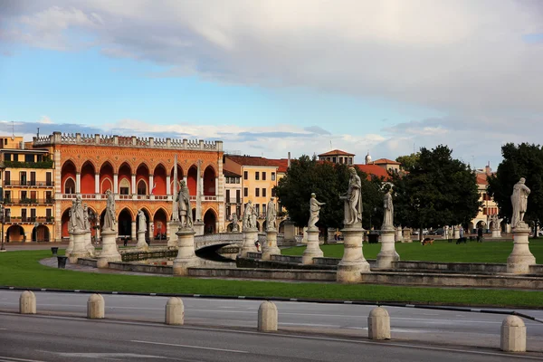 Prato della valle, padova, Włochy — Zdjęcie stockowe