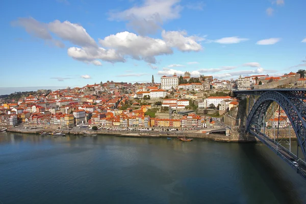 Ribeira mit der luis i iron bridge, porto, portugal. — Stockfoto