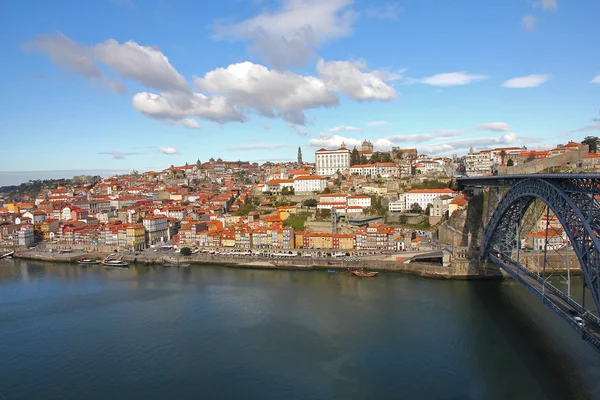 Ribeira with the Luis I Iron Bridge, Porto, Portugal . — стоковое фото