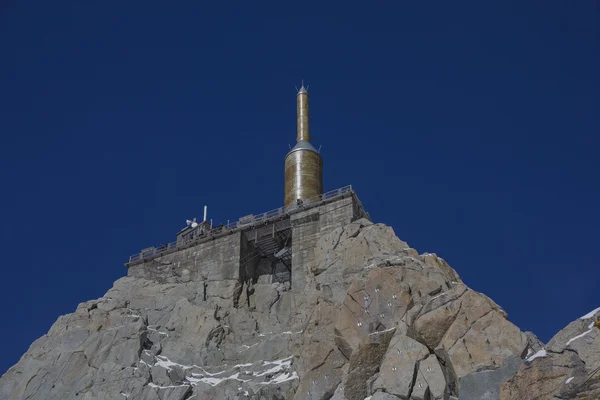 The Aiguille du Midi (3842 m) is a mountain in the Mont Blanc m — стоковое фото