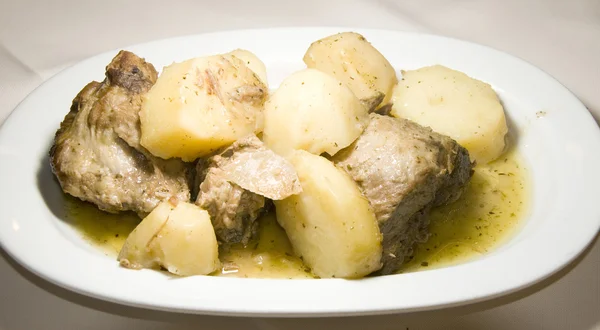 Griechisches Essen Lamm Zitronensauce mit Kartoffeln — Stockfoto