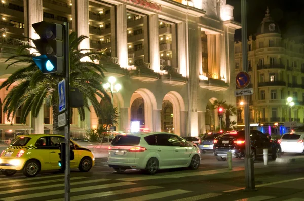 Promenade de anglais casino boulevard auto's nacht nice Frankrijk — Stockfoto