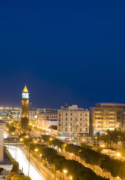 Hodinová věž avenue habib bourguiba ville nouvelle Tunisko tunis — Stock fotografie