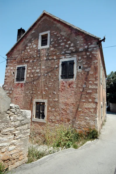 Staré budově Brač Chorvatsko — Stock fotografie