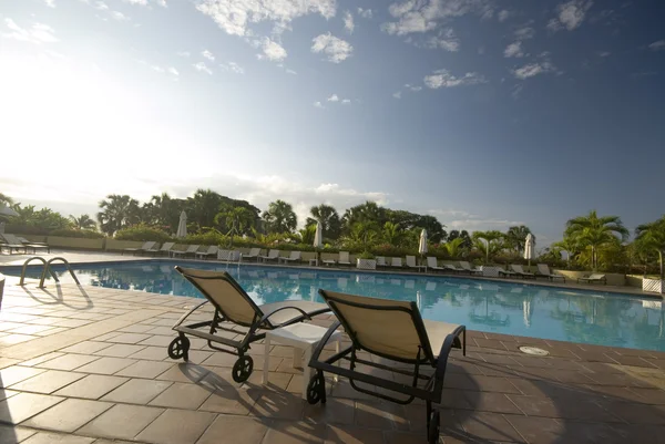 Piscina no hotel de luxo — Fotografia de Stock