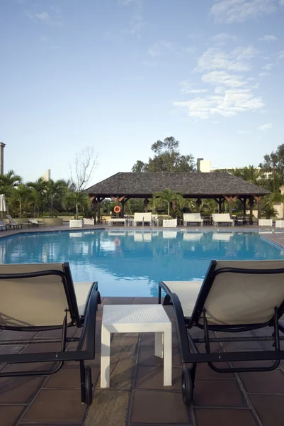 Swimming pool hotel — Stock Photo, Image