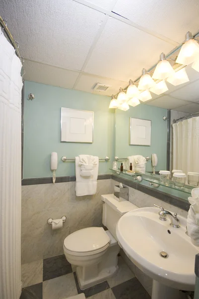 Luxury hotel bathroom — Stock Photo, Image