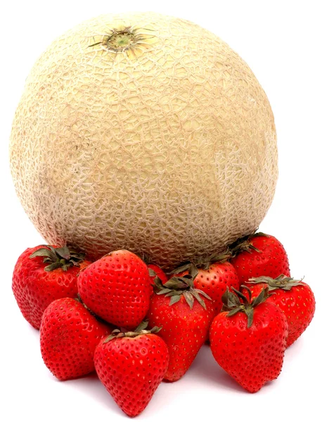 Athena melon and strawberries — Stock Photo, Image