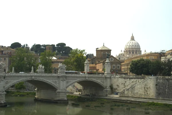 Pohled na Vatikán a tiber řeky Řím — Stock fotografie