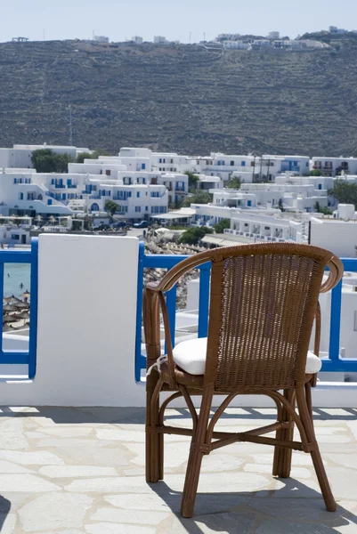 Visa från hotellsvit av grekisk ö stranden — Stockfoto