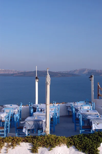 Restaurante configuração oia cidade santorini grécia — Fotografia de Stock