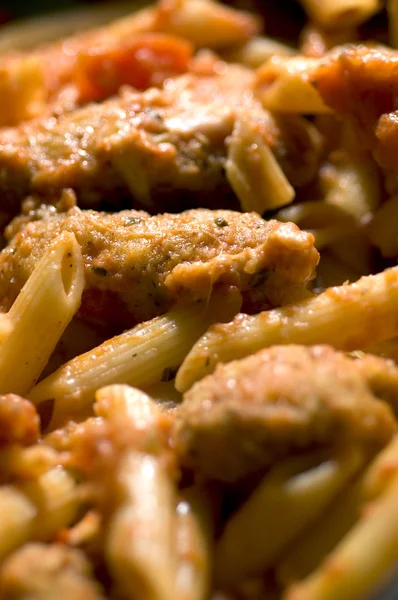 Csirke parmigiana és penne — Stock Fotó