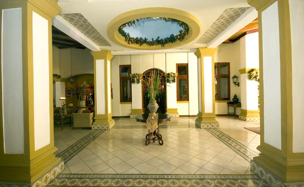 Lobby clássico do hotel — Fotografia de Stock