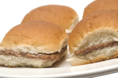 Mini hamburger çizburger soğan ile