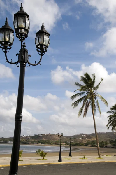 Malecon beira-mar passarela praia san juan del sur nicarágua — Fotografia de Stock