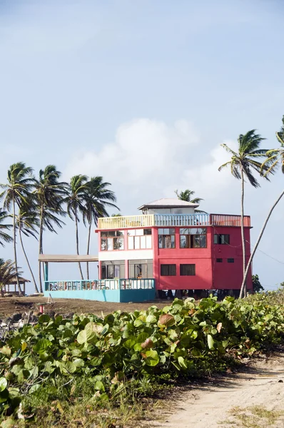 다채로운 비치 하우스 호텔 옥수수 섬 니카라과 — 스톡 사진