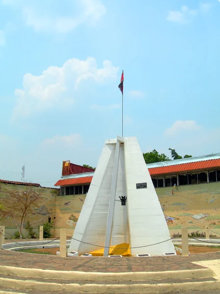 Heroes and martyrs mausoleum city park leon nicaragua — Stock Photo, Image