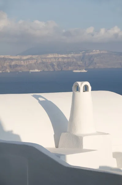 Cycladen wit stucwerk het platform cruise schip weergave santorini — Stockfoto