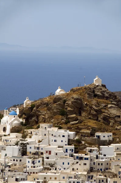 The chora capital landscape with view of aegean sea Ios Cyclades — Stock Photo, Image