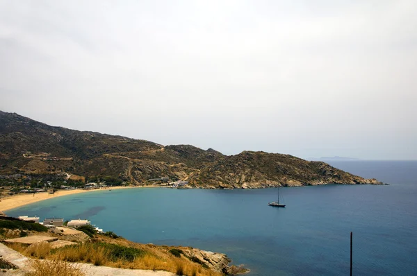 Paesaggio Spiaggia di Mylopotas Mediterraneo Isola di Ios Cicladi Grecia — Foto Stock
