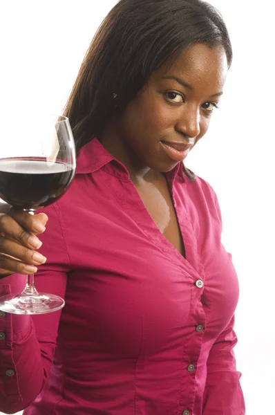 Atraente mulher hispânica escura brindar com copo de vinho — Fotografia de Stock