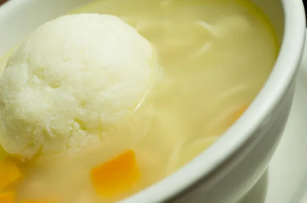 Schüssel Matzoh Ball Suppe — Stockfoto