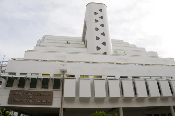 La biblioteca nacional de trinidad y el puerto de tobago de España — Foto de Stock