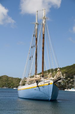 Klasik ahşap bira bardağı harbor bequia st. vincent