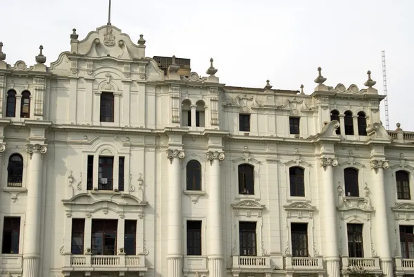 Velho grande hotel na praça san martin lima peru — Fotografia de Stock