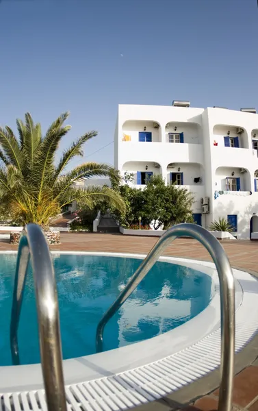 Swimming pool greek island hotel — Stock Photo, Image