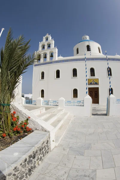 Církevní oia santorini řecké ostrovy — Stock fotografie