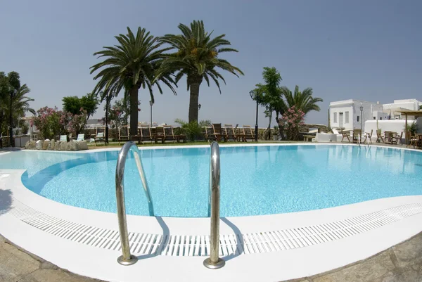 Luxury hotel swimming pool greek islands — Stock Photo, Image