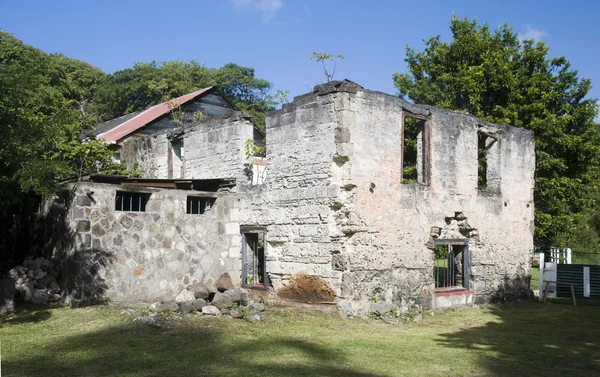 Staré cukru mlýn průmyslu bequia — Stock fotografie